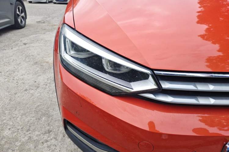 Used Volkswagen Touran 2018 Volkswagen Touran L 280TSI DSG Boundary Luxury Edition 6 Seats China V Emission Standard Right Front Headlight