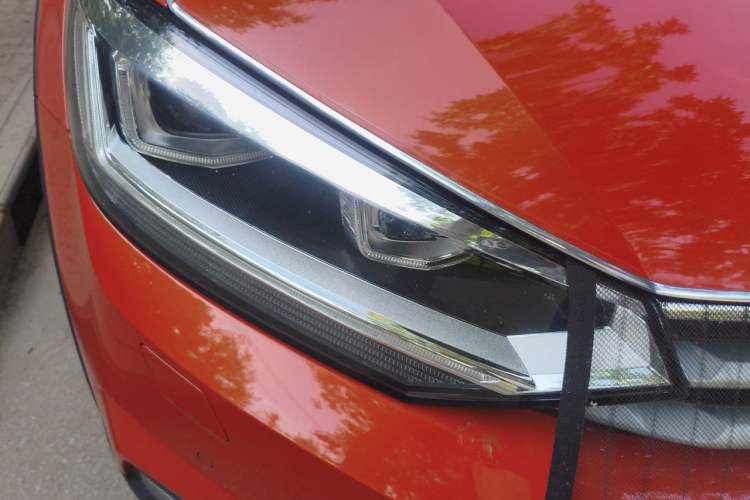 Used Volkswagen Touran 2018 Volkswagen Touran L 280TSI DSG Luxury Edition 6-seater Right Front Headlight