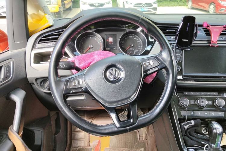 Used Volkswagen Touran 2018 Volkswagen Touran L 280TSI DSG Boundary Luxury Edition 6 Seats China V Emission Standard Steering Wheel