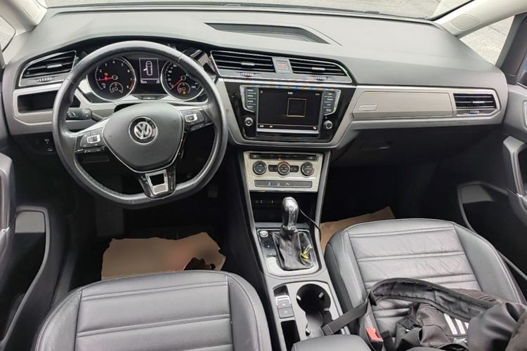 Used Volkswagen Touran 2018 Volkswagen Touran L 280TSI DSG Boundary Edition 7 Seats China V Emission Standard Center Console