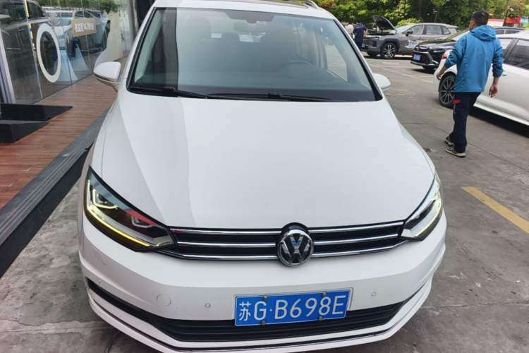 Used Volkswagen Touran 2018 Volkswagen Touran L 280TSI DSG Luxury Edition 7 Seats Front