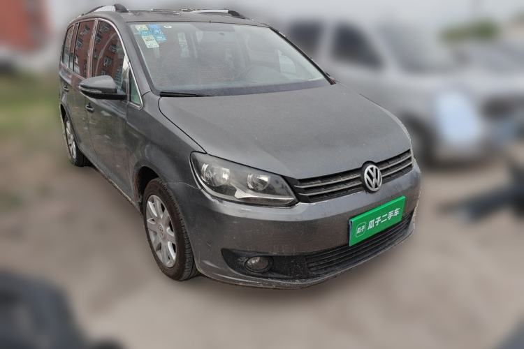 Used Volkswagen Touran 2018 Volkswagen Touran L 1.6L Manual Trend Edition Front Right 45 Deg