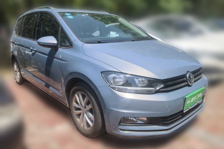 Used Volkswagen Touran 2018 Volkswagen Touran L 280TSI DSG Comfort Edition 7 Seats China V Emission Standard Front Right 45 Deg