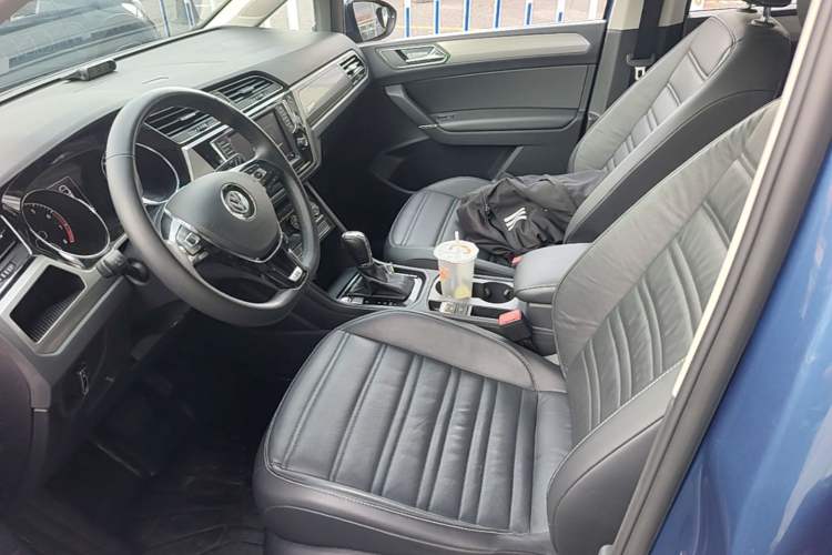 Used Volkswagen Touran 2018 Volkswagen Touran L 280TSI DSG Boundary Edition 7 Seats China V Emission Standard Left Front Seat