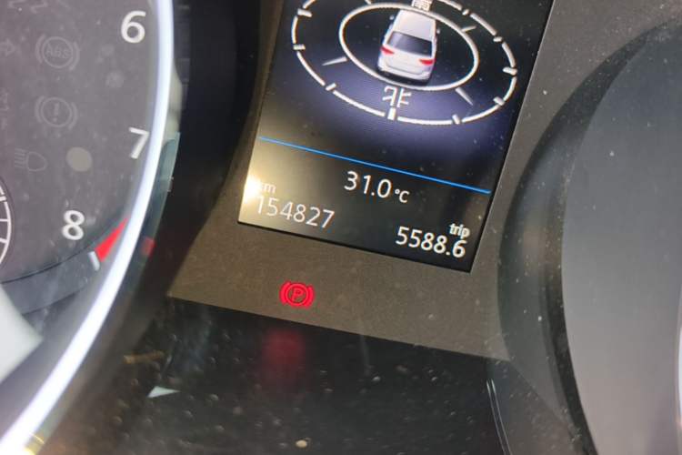 Used Volkswagen Touran 2018 Volkswagen Touran L 280TSI DSG Luxury Edition 7 Seats Odometer Close Up