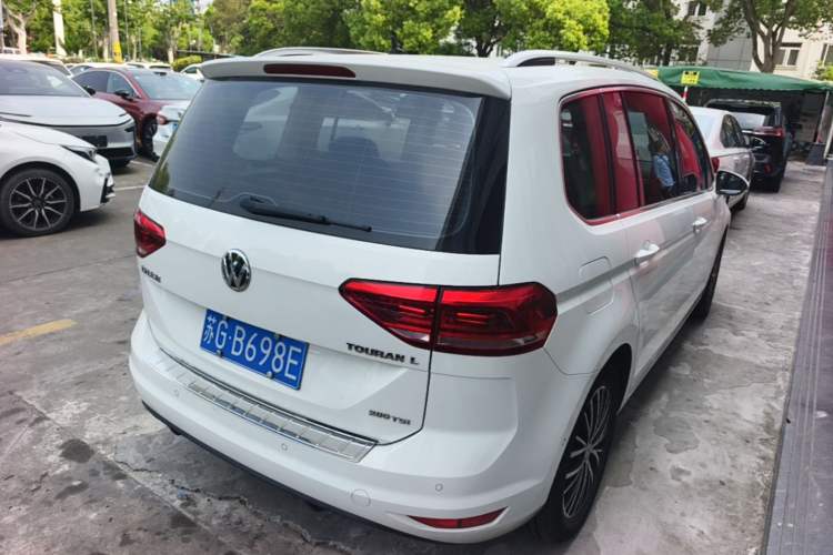 Used Volkswagen Touran 2018 Volkswagen Touran L 280TSI DSG Luxury Edition 7 Seats Rear Right 45 Deg
