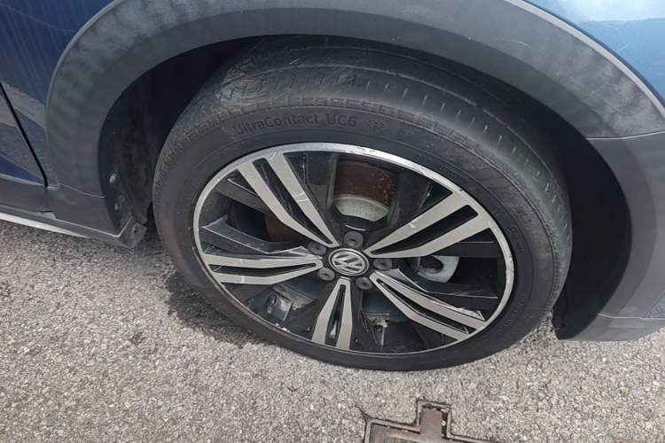 Used Volkswagen Touran 2018 Volkswagen Touran L 280TSI DSG Boundary Edition 7 Seats China V Emission Standard Right Front Wheel Hub