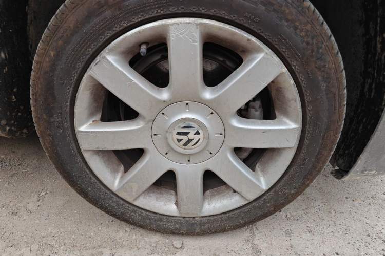 Used Volkswagen Touran 2018 Volkswagen Touran L 1.6L Manual Trend Edition Right Front Wheel Hub