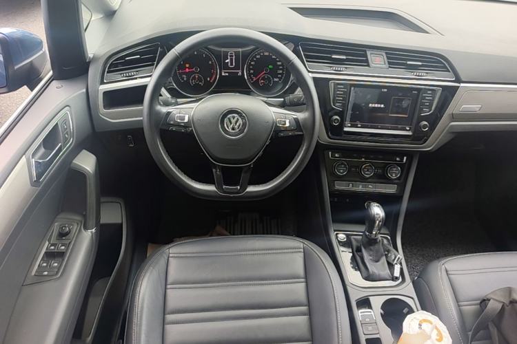 Used Volkswagen Touran 2018 Volkswagen Touran L 280TSI DSG Boundary Edition 7 Seats China V Emission Standard Steering Wheel