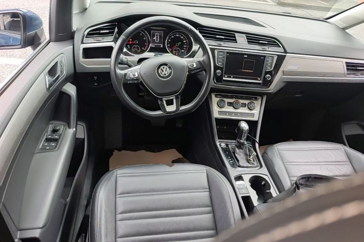 Used Volkswagen Touran 2018 Volkswagen Touran L 280TSI DSG Boundary Edition 7 Seats China V Emission Standard Steering Wheel