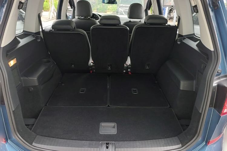 Used Volkswagen Touran 2018 Volkswagen Touran L 280TSI DSG Boundary Edition 7 Seats China V Emission Standard Trunk