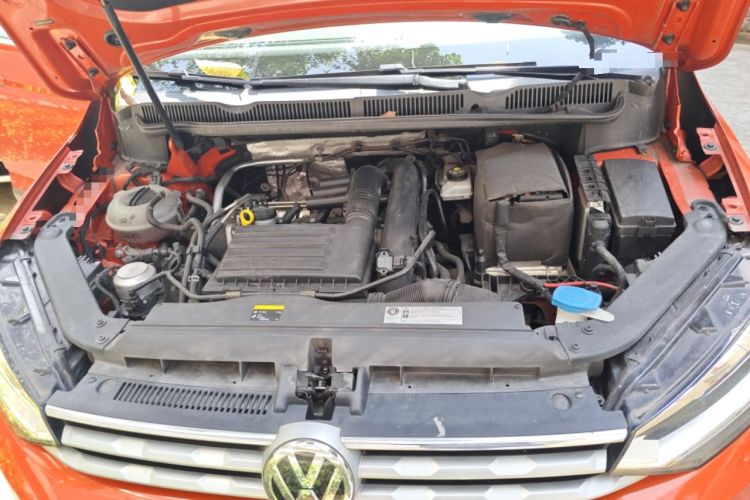 Used Volkswagen Touran 2018 Volkswagen Touran L 280TSI DSG Boundary Luxury Edition 7 Seats China VI Standard Engine Bay