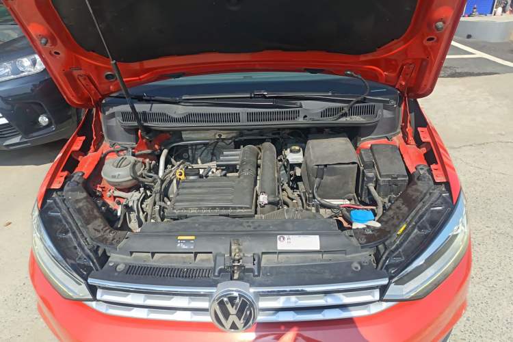 Used Volkswagen Touran 2018 Volkswagen Touran L 280TSI DSG Boundary Luxury Edition 6 Seats China V Emission Standard Engine Bay