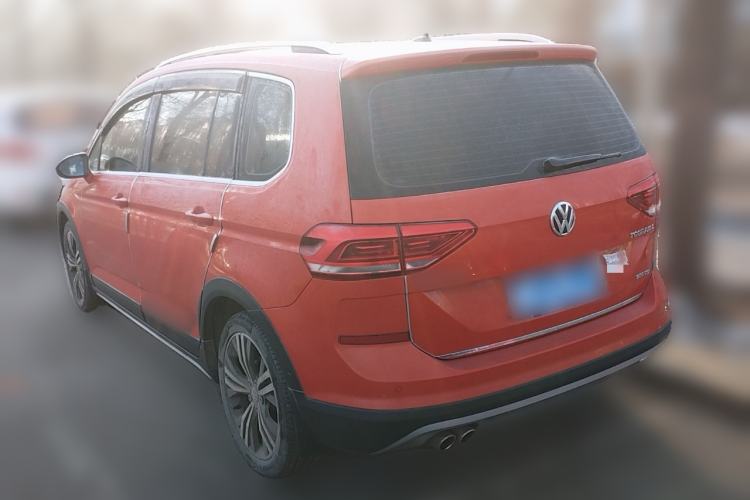 Used Volkswagen Touran 2018 Volkswagen Touran L 280TSI DSG Luxury Edition 6-seater Rear Left 45 Deg