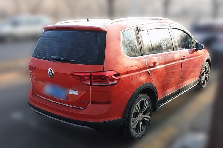 Used Volkswagen Touran 2018 Volkswagen Touran L 280TSI DSG Luxury Edition 6-seater Rear Right 45 Deg