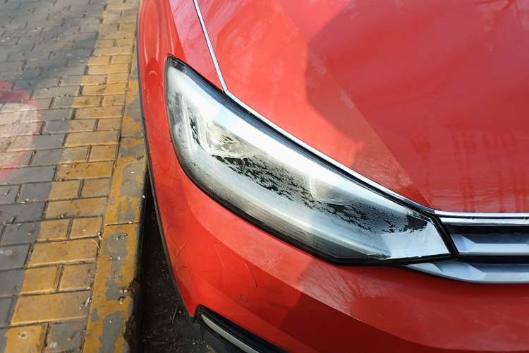 Used Volkswagen Touran 2018 Volkswagen Touran L 280TSI DSG Luxury Edition 6-seater Right Front Headlight