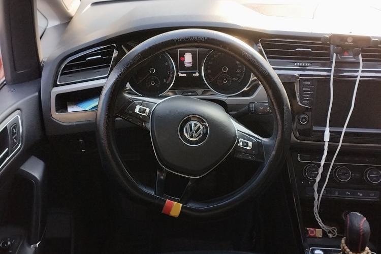Used Volkswagen Touran 2018 Volkswagen Touran L 280TSI DSG Luxury Edition 6-seater Steering Wheel