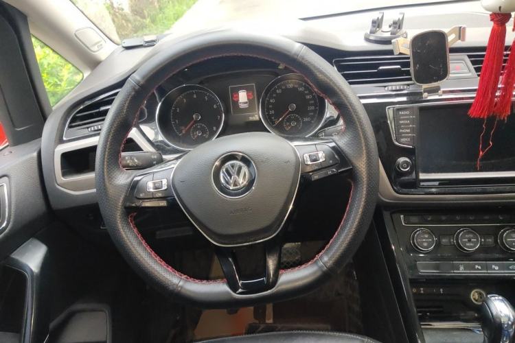 Used Volkswagen Touran 2018 Volkswagen Touran L 280TSI DSG Boundary Luxury Edition 6 Seats China V Emission Standard Steering Wheel