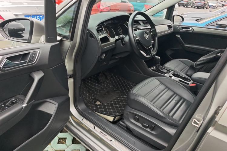 Used Volkswagen Touran 2018 Volkswagen Touran L 280TSI DSG Boundary Edition 7 Seats China VI Standard Driver Seat