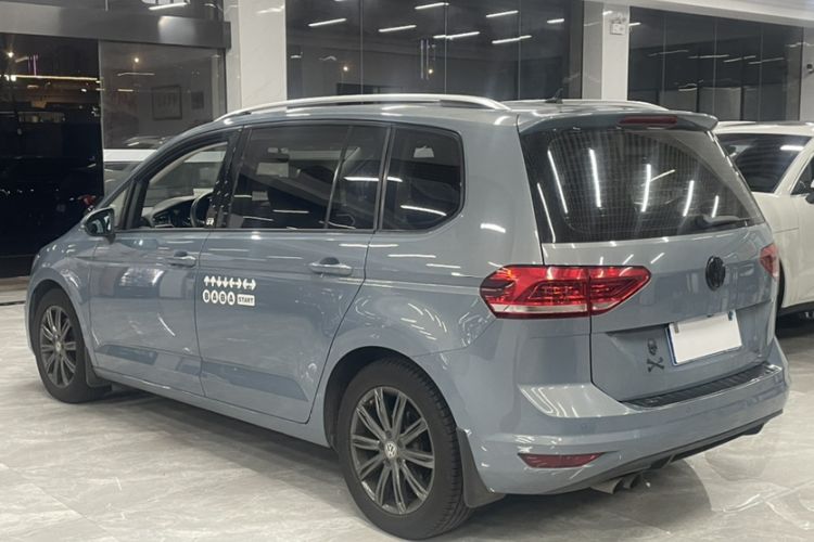 Used Volkswagen Touran 2018 Volkswagen Touran L 280TSI DSG Comfort Edition 7-seater Exterior 3