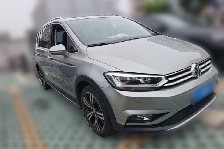 Used Volkswagen Touran 2018 Volkswagen Touran L 280TSI DSG Boundary Edition 7 Seats China VI Standard Front Right 45 Deg