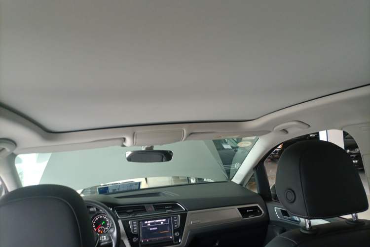 Used Volkswagen Touran 2018 Volkswagen Touran L 280TSI DSG Boundary Edition 6-Seater China V Emission Standard Headliner