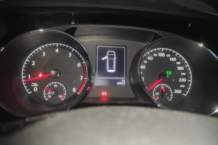 Used Volkswagen Touran 2018 Volkswagen Touran L 280TSI DSG Comfort Edition 6-seater Instrument Cluster