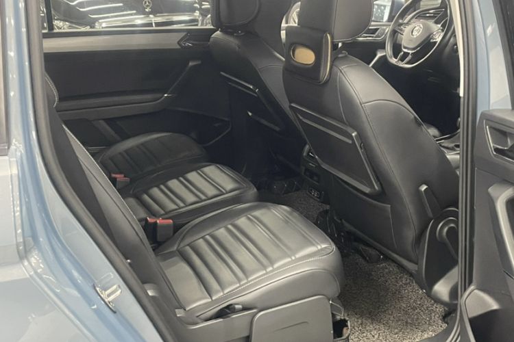 Used Volkswagen Touran 2018 Volkswagen Touran L 280TSI DSG Comfort Edition 7-seater Interior 10