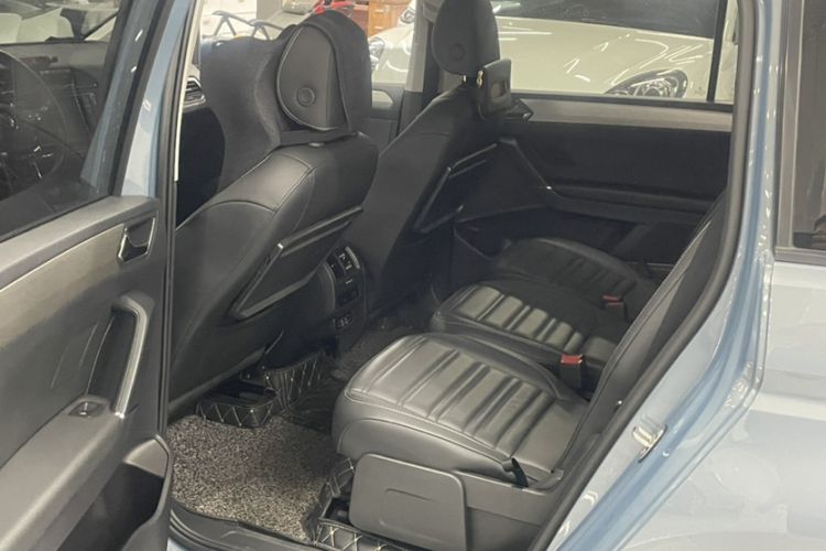 Used Volkswagen Touran 2018 Volkswagen Touran L 280TSI DSG Comfort Edition 7-seater Interior 6