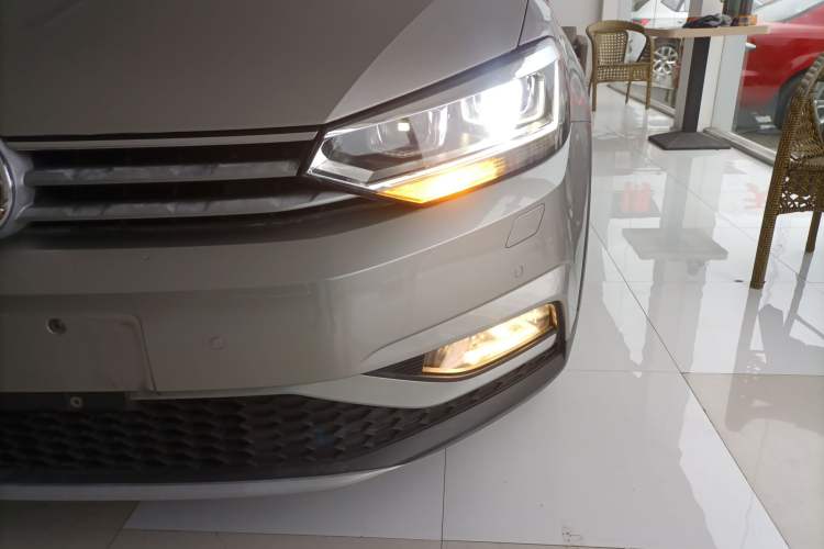 Used Volkswagen Touran 2018 Volkswagen Touran L 280TSI DSG Boundary Edition 6-Seater China V Emission Standard Left Front Headlight