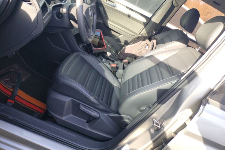 Used Volkswagen Touran 2018 Volkswagen Touran L 280TSI DSG Style Edition 7 Seats China VI Standard Left Front Seat