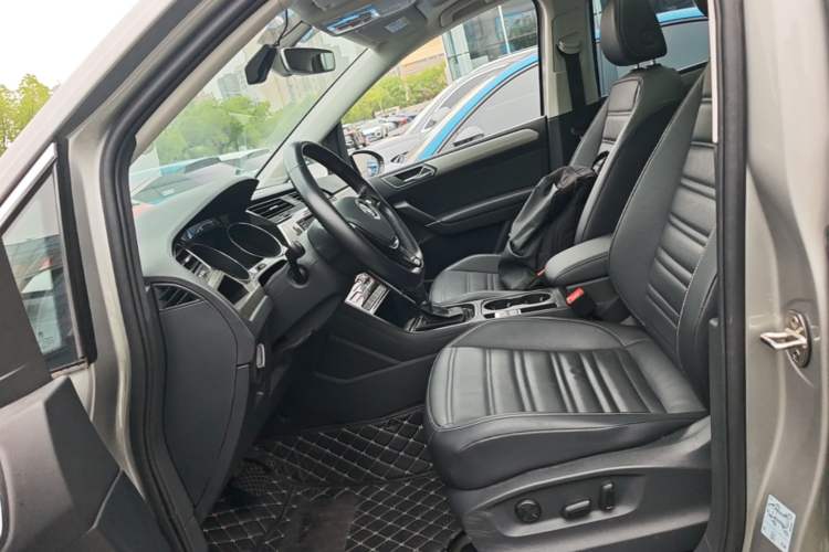 Used Volkswagen Touran 2018 Volkswagen Touran L 280TSI DSG Boundary Edition 7 Seats China VI Standard Left Front Seat