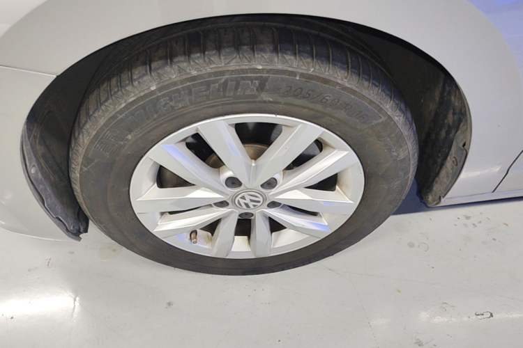 Used Volkswagen Touran 2018 Volkswagen Touran L 280TSI DSG Comfort Edition 7 Seats China V Emission Standard Left Front Wheel Hub