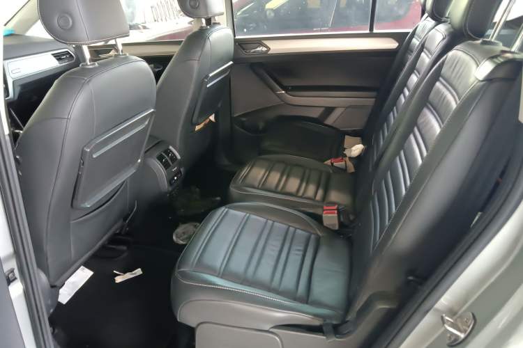 Used Volkswagen Touran 2018 Volkswagen Touran L 280TSI DSG Boundary Luxury Edition 7 Seats China V Emission Standard Left Rear Seat