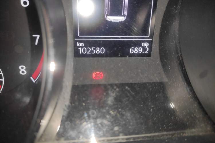 Used Volkswagen Touran 2018 Volkswagen Touran L 280TSI DSG Comfort Edition 6-seater Odometer Close Up
