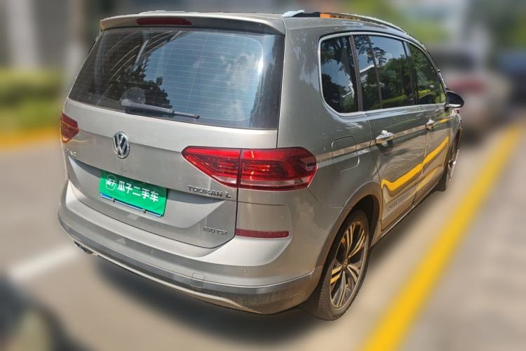 Used Volkswagen Touran 2018 Volkswagen Touran L 280TSI DSG Boundary Edition 7 Seats China VI Standard Rear Right 45 Deg