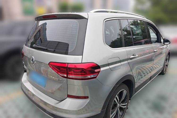 Used Volkswagen Touran 2018 Volkswagen Touran L 280TSI DSG Boundary Edition 7 Seats China VI Standard Rear Right 45 Deg