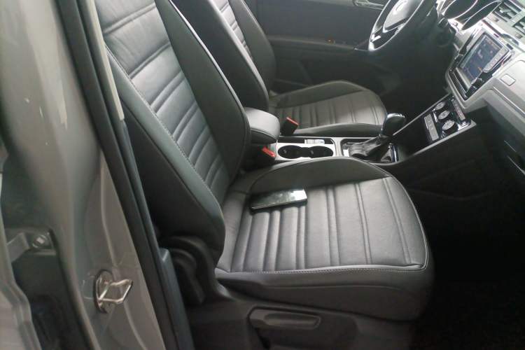 Used Volkswagen Touran 2018 Volkswagen Touran L 280TSI DSG Boundary Edition 6-Seater China V Emission Standard Right Front Seat