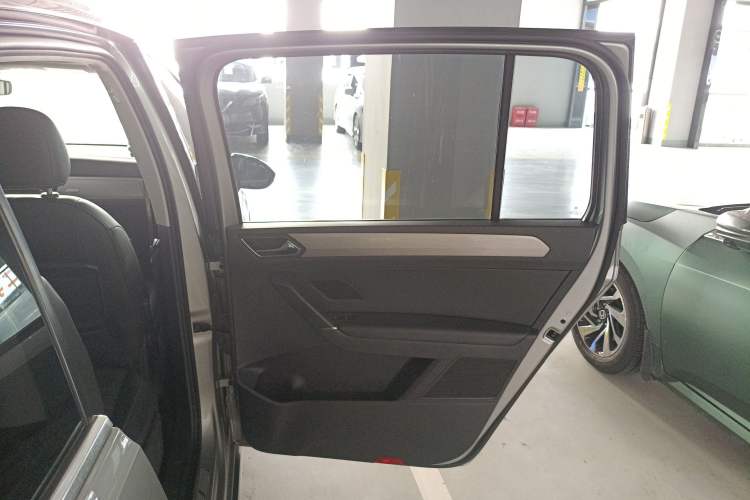Used Volkswagen Touran 2018 Volkswagen Touran L 280TSI DSG Boundary Edition 7 Seats China V Emission Standard Right Rear Door Interior
