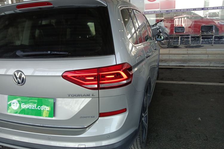 Used Volkswagen Touran 2018 Volkswagen Touran L 280TSI DSG Boundary Luxury Edition 7 Seats China V Emission Standard Right Rear Taillight