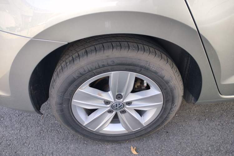 Used Volkswagen Touran 2018 Volkswagen Touran L 280TSI DSG Style Edition 7 Seats China VI Standard Right Rear Wheel Hub
