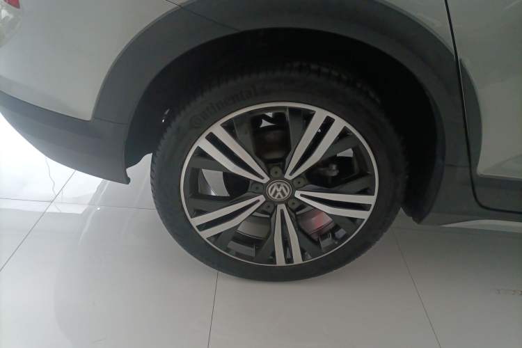 Used Volkswagen Touran 2018 Volkswagen Touran L 280TSI DSG Boundary Edition 6-Seater China V Emission Standard Right Rear Wheel Hub