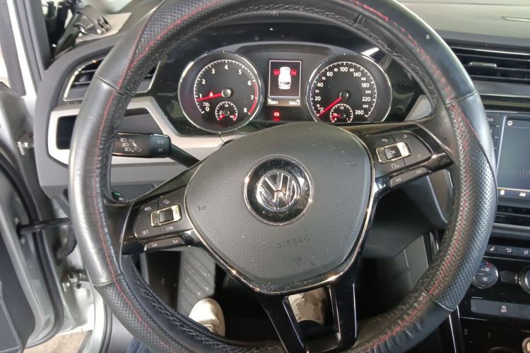 Used Volkswagen Touran 2018 Volkswagen Touran L 280TSI DSG Boundary Luxury Edition 7 Seats China V Emission Standard Steering Wheel