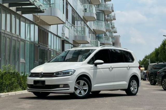 Ojetý Volkswagen Touran 2018 Volkswagen Touran L 280TSI DSG Style Edition 7 Seats China V Emission Standard