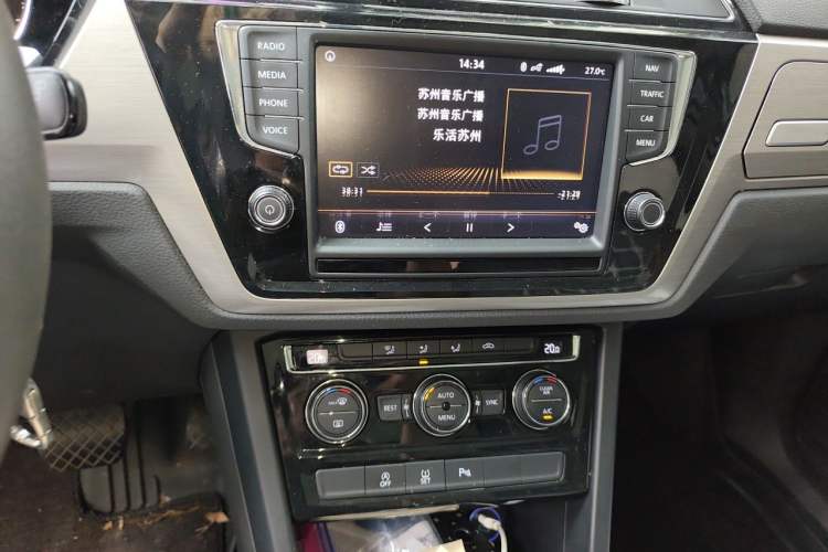 Used Volkswagen Touran 2018 Volkswagen Touran L 280TSI DSG Comfort Edition 7 Seats China V Emission Standard Audio And AC Panel