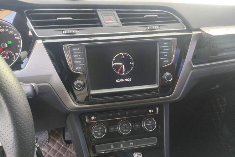 Used Volkswagen Touran 2018 Volkswagen Touran L 280TSI DSG Comfort Edition 7 Seats China V Emission Standard Audio And AC Panel
