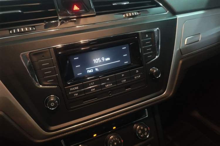 Used Volkswagen Touran 2018 Volkswagen Touran L 280TSI Manual Trend Edition Audio And AC Panel