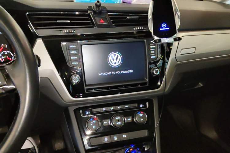 Used Volkswagen Touran 2018 Volkswagen Touran L 280TSI DSG Boundary Edition 7 Seats China V Emission Standard Audio And AC Panel