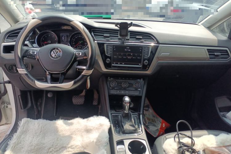Used Volkswagen Touran 2018 Volkswagen Touran L 280TSI DSG Comfort Edition 7 Seats China V Emission Standard Center Console