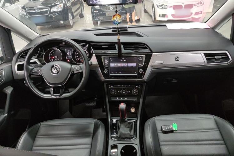 Used Volkswagen Touran 2018 Volkswagen Touran L 280TSI DSG Boundary Edition 6-Seater China VI Standard Center Console
